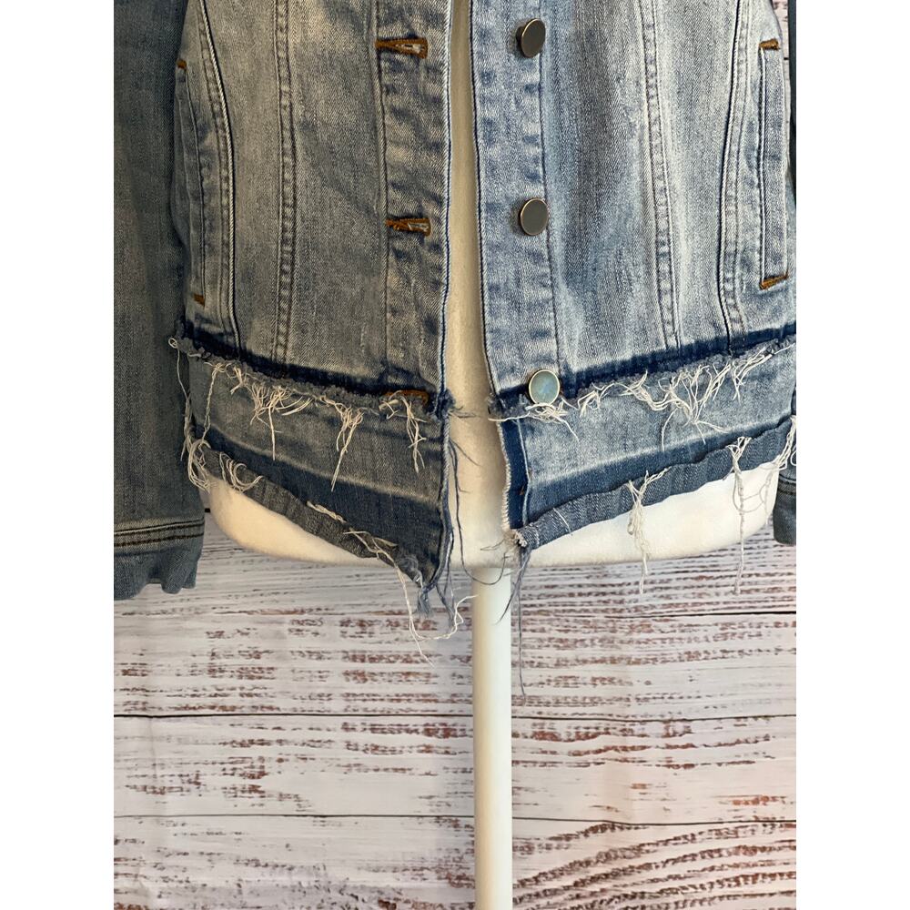 Kut from the Kloth Distressed
Raw Hem Light Blue Denim Kara Frayed Hem Jacket L - Picture 3 of 14